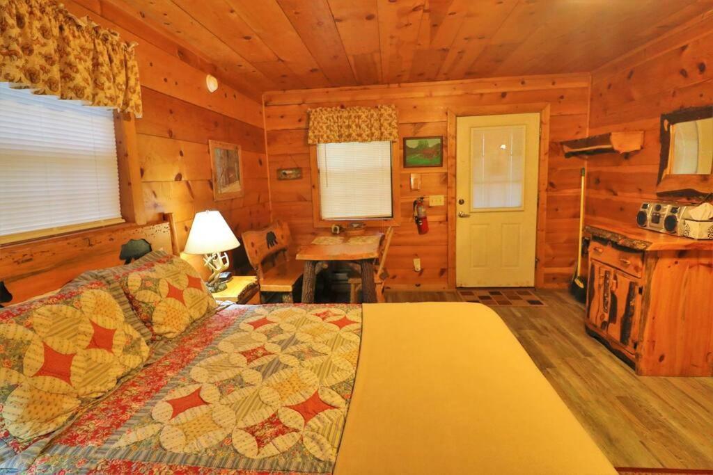 Alpine Mountain Sweetheart Cabin Jacuzzi #8 헬렌 외부 사진